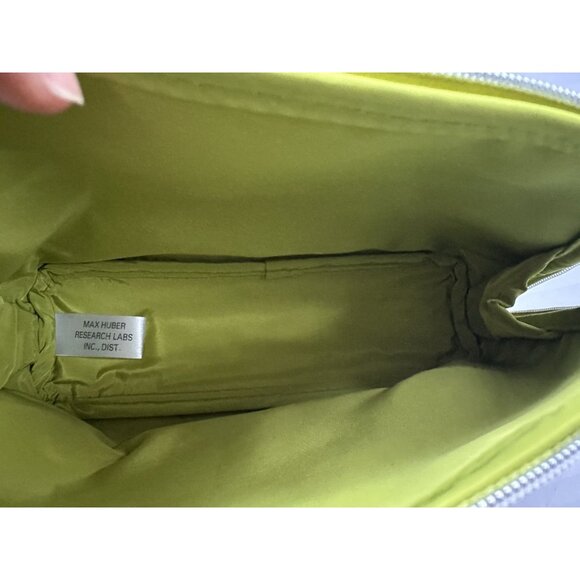 La Mer green zip top makeup bag / travel case - Picture 4 of 4